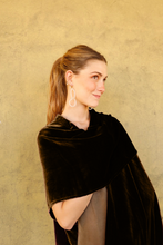 Load image in gallery viewer, Taupe Daffodil Cape