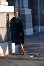Load image in gallery viewer, Blue Daffodil Cape