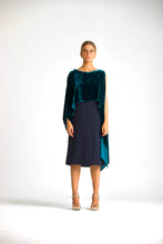 Load image in gallery viewer, Blue Daffodil Cape