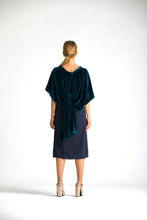 Load image in gallery viewer, Blue Daffodil Cape
