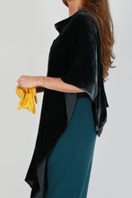 Load image in gallery viewer, Gray Daffodil Cape