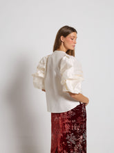 Load image in gallery viewer, Blusa Luna
