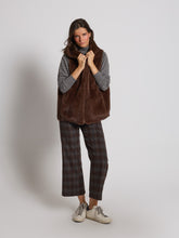 Cargar imagen en el visor de la galería, Chaleco Pinocho
