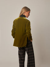 Cargar imagen en el visor de la galería, Camisa Narciso verde
