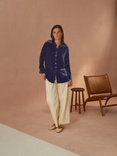 Load image in gallery viewer, Chaqueta-Camisa Campanilla
