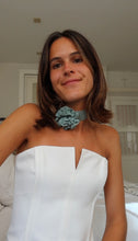 Load image in gallery viewer, CHOKER FLOR AZUL
