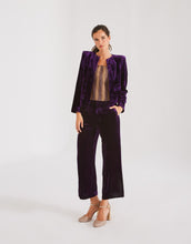 Load image in gallery viewer, Traje Iris
