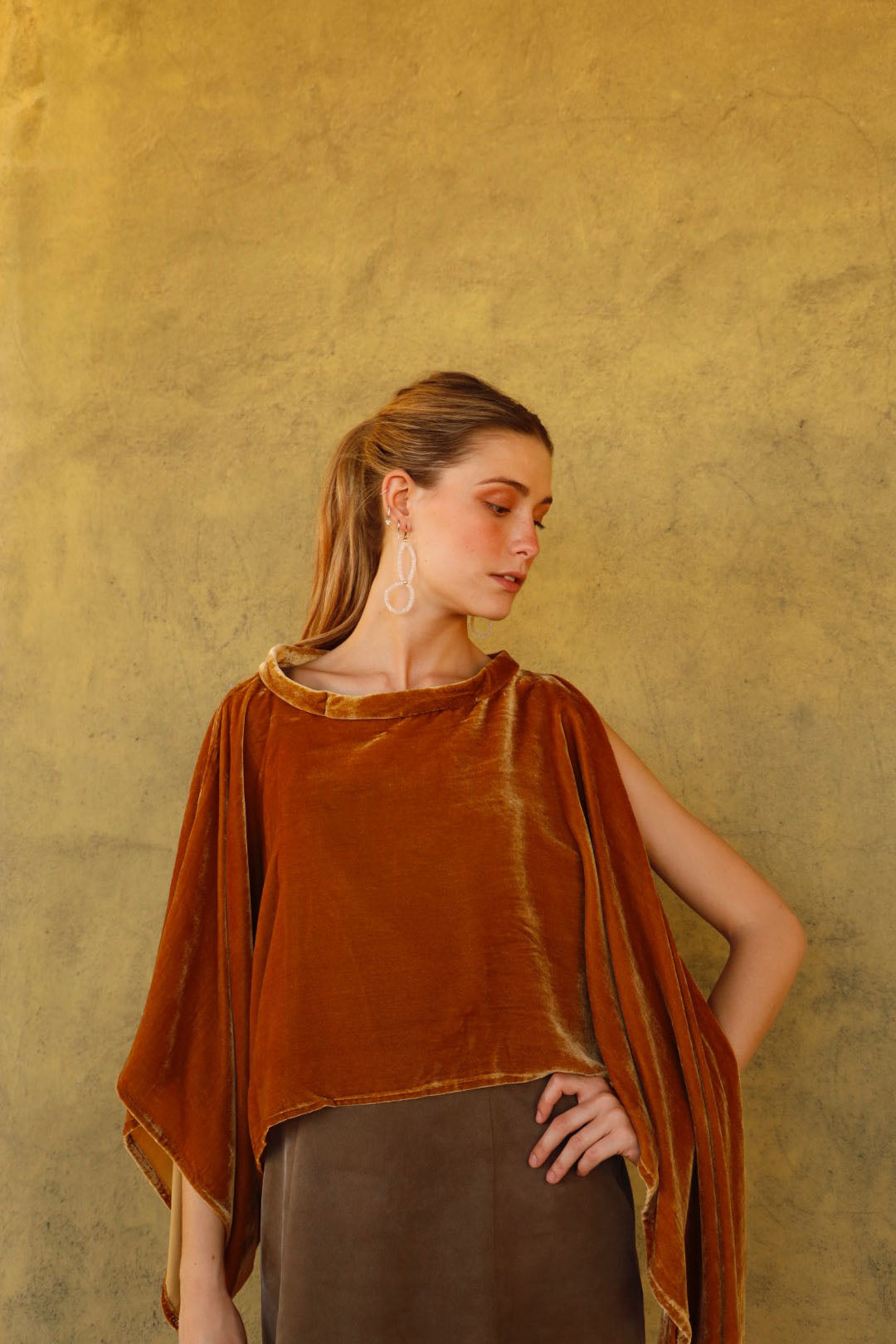 Capa Narciso camel