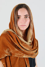 Load image in gallery viewer, Basil scarf camel
