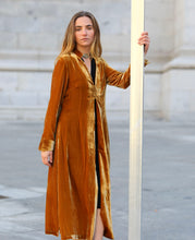 Load image in gallery viewer, Lilies camel coat

